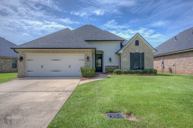 Photo - 525 Chinquipin Dr