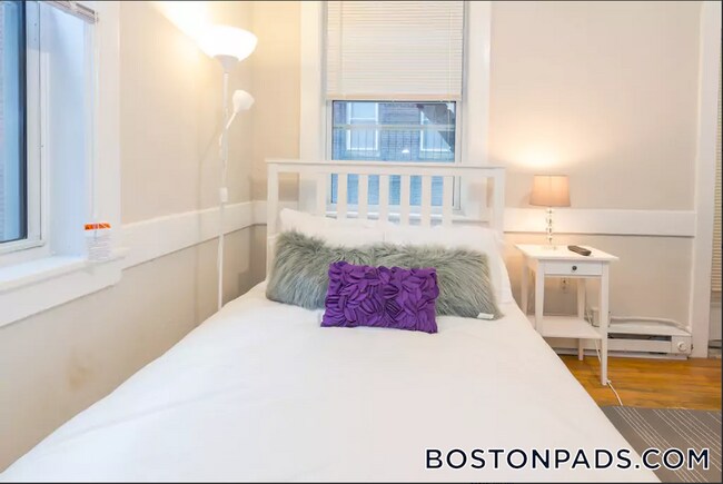 Photo - 161 Endicott St Unit 2R