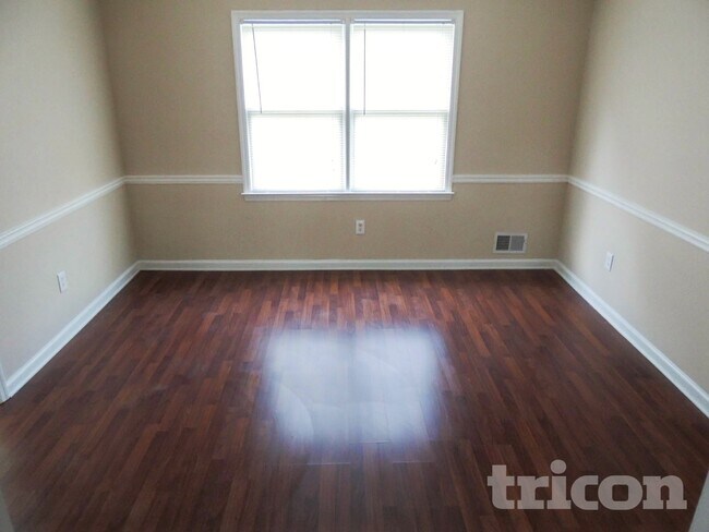 Photo - 1102 Plantation Dr SE
