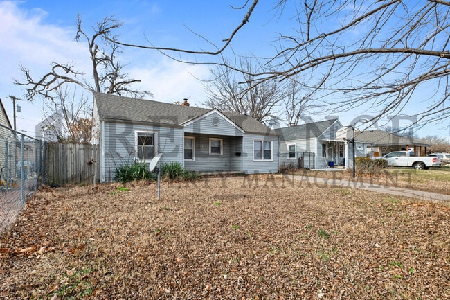 Photo - 1913 N Hood St