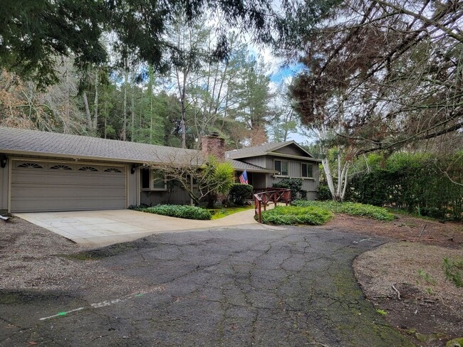 COMING SOON! Charming 4 Bed 3 Bath Home in... - COMING SOON! Charming 4 Bed 3 Bath Home in...