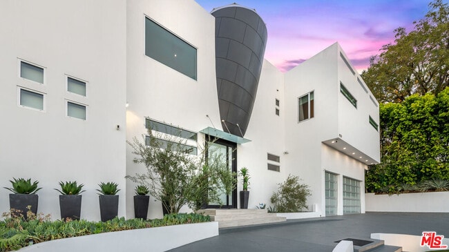 Photo - 4533 Estrondo Dr