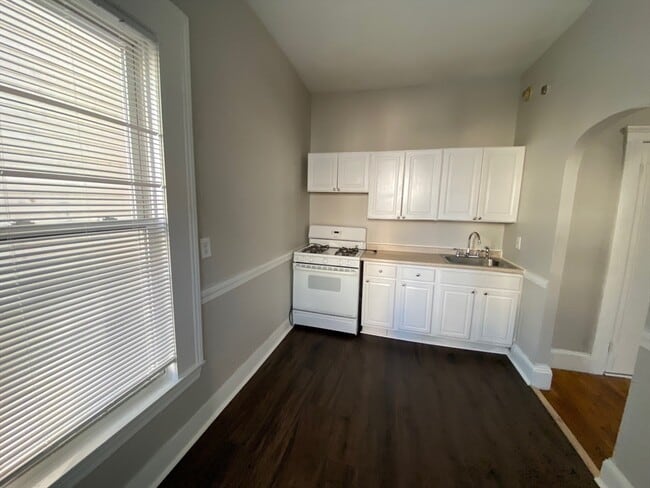 Building Photo - 93 Orange St Unit 1