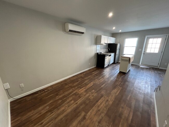 LR 109 N.Main (1B) - Zeli Capital