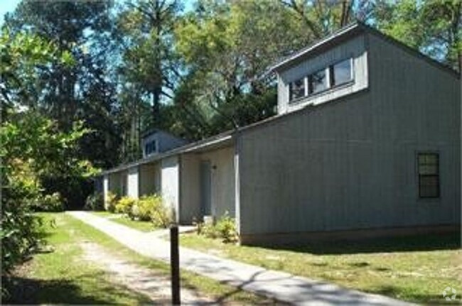 Building Photo - 2 Bedroom/2 Bathroom Townhome located clos...