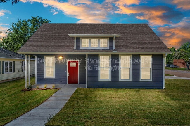 Photo - 101 E 11th St S