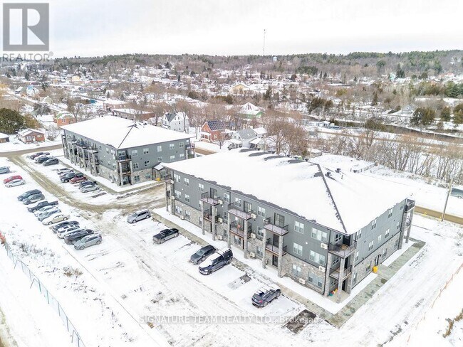Photo - 78 Queen St