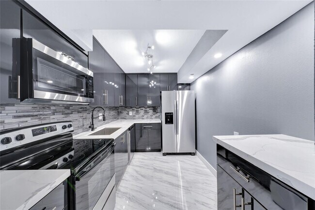 Photo - 1100 St Charles Pl Unit 708