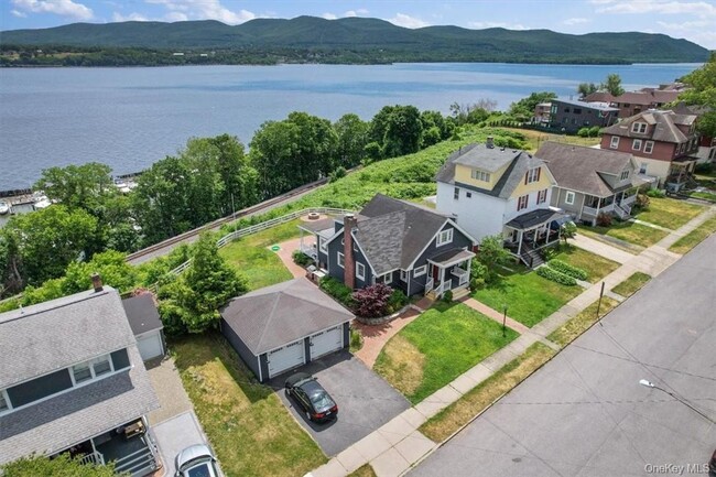 Photo - 346 N Montgomery St