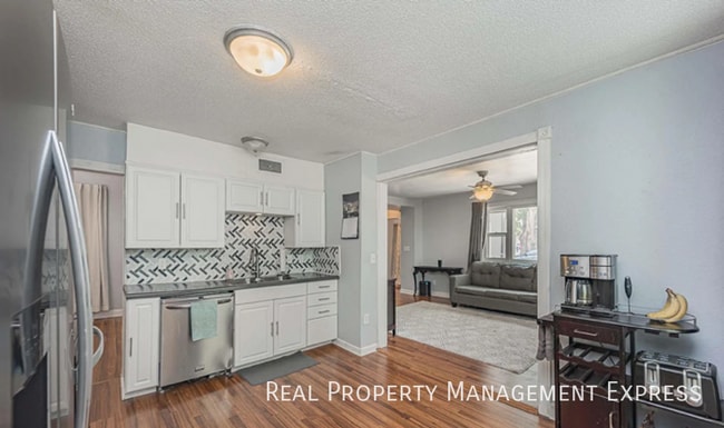 Photo - 807 W 13th St