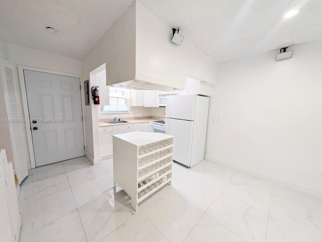 Photo - 21 SW 109th Ave