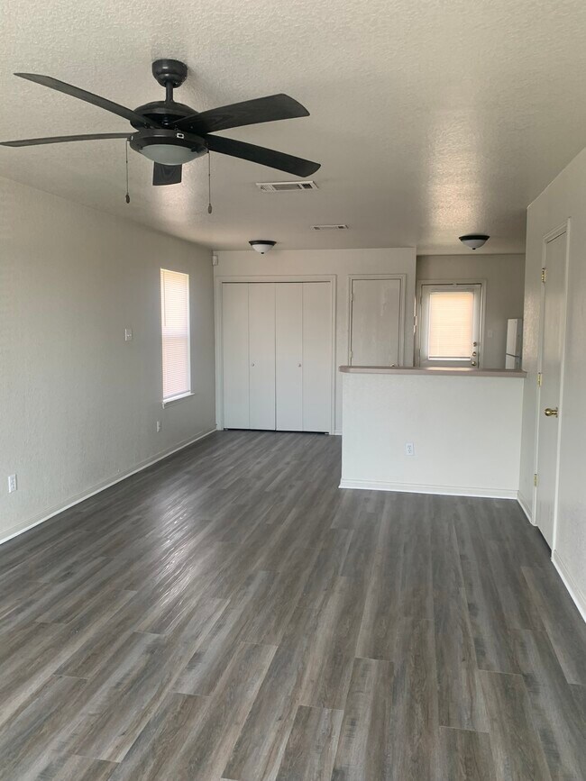 Photo - 4210 Primrose Dr Unit #A