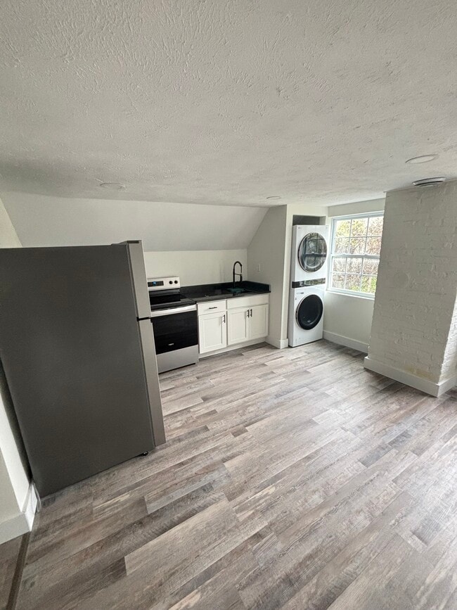 Kitchen - 2483 E 89th St