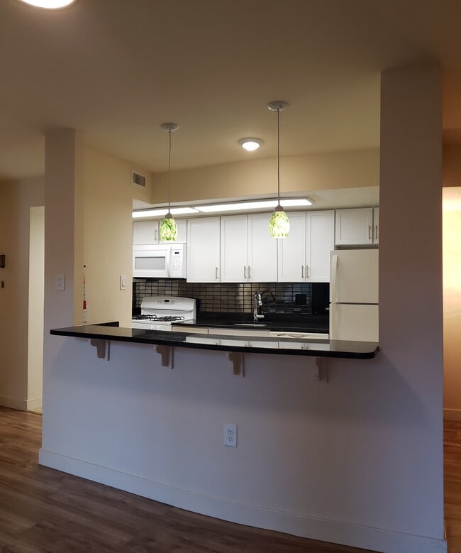 Building Photo - 12203 Braxfield Ct Unit #1
