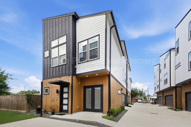 Photo - 1307 Bayou St