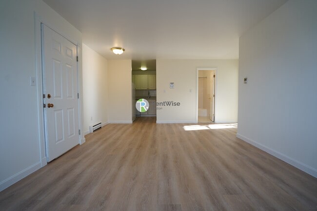 Photo - 11 Embassy Rd Unit 37