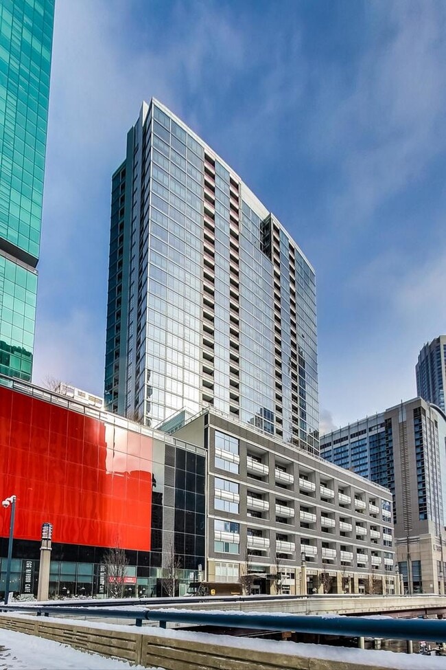 Building Photo - 240 E Illinois St Unit 1805