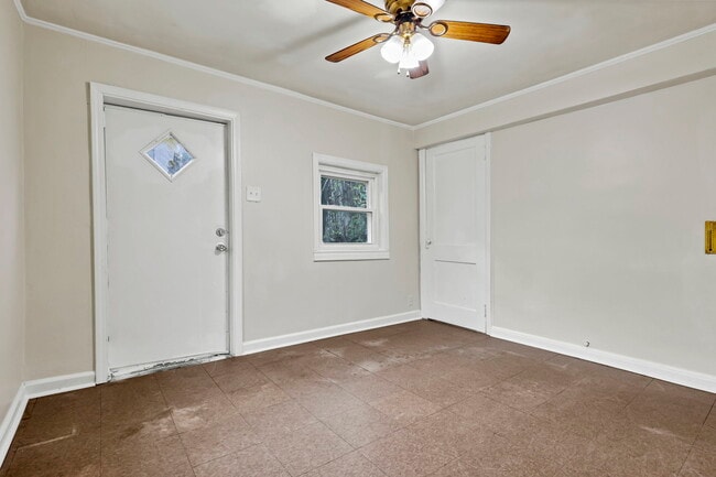 Photo - 18 Pinewood Dr Unit D