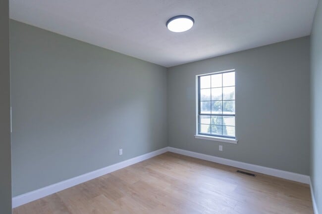 Photo - 1850 W Amos Dr