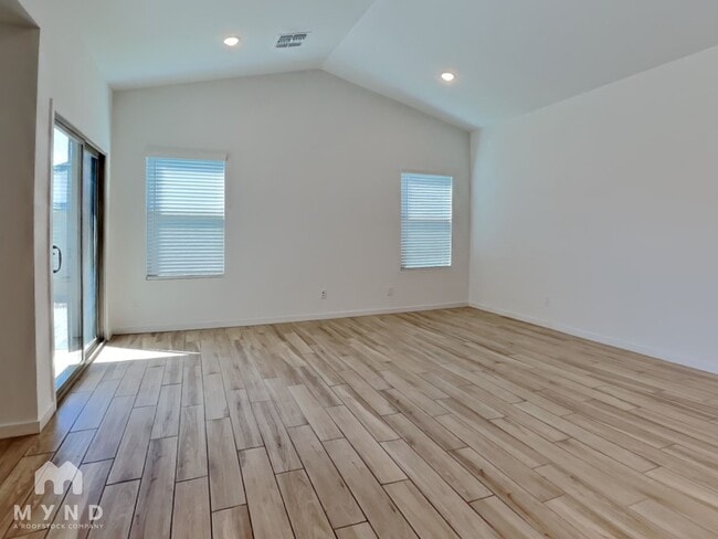 Photo - 7918 N 79th Ave