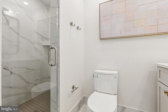 Photo - 1641 R St NW Unidad 302