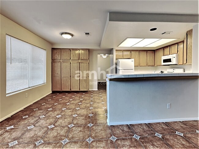 Photo - 140 Kachina Dr