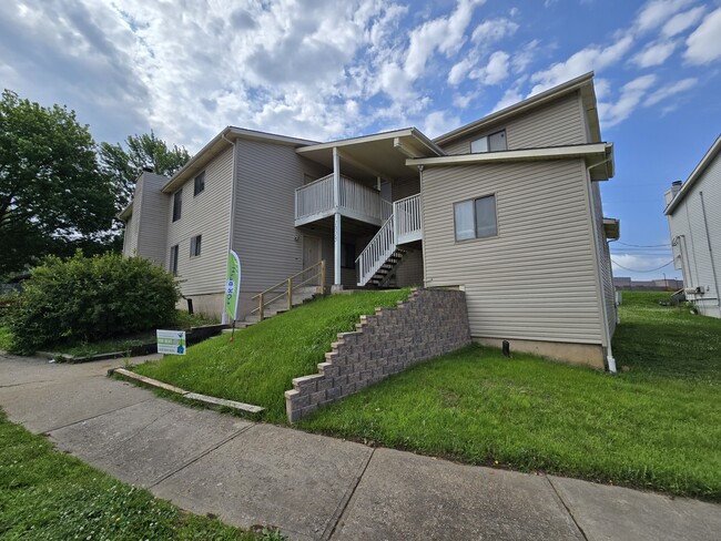 Building Photo - 1315 E 123rd Ter Rental