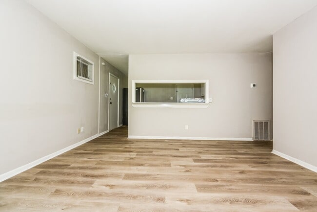 Photo - 729 Blueridge Dr