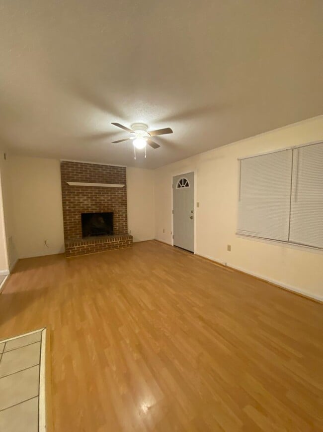 185/187 Shoemaker Ct - 185/187 Shoemaker Ct Apartamento Unidad 185