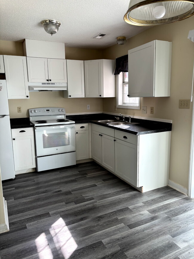 Building Photo - 741 NC-24