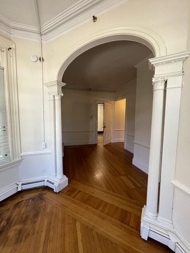 Photo - 112 Keene St