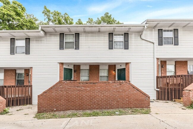 Photo - 3 Bed 2 bath Townhome