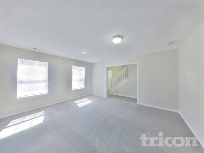 Photo - 4002 Caddy Way