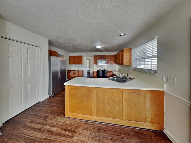 Photo - 2498 Port Kembla Dr