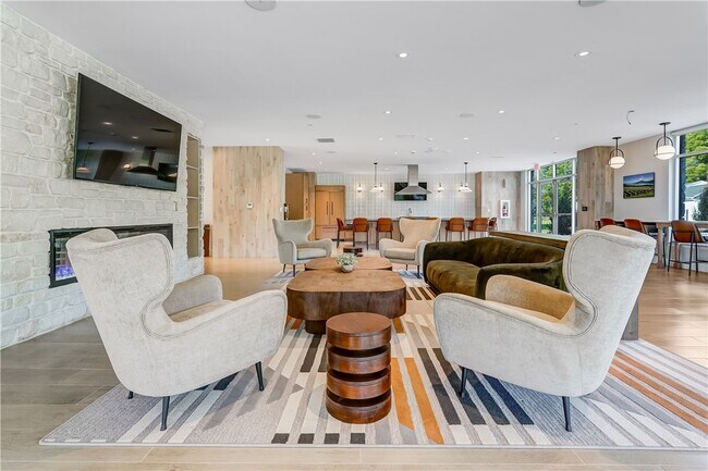 Photo - 160 School St