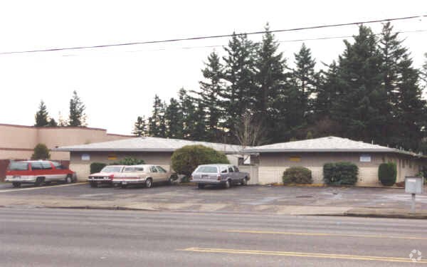 Photo - 17804 NE Glisan St