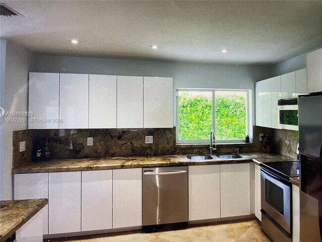 Photo - 10900 SW 107th Ave