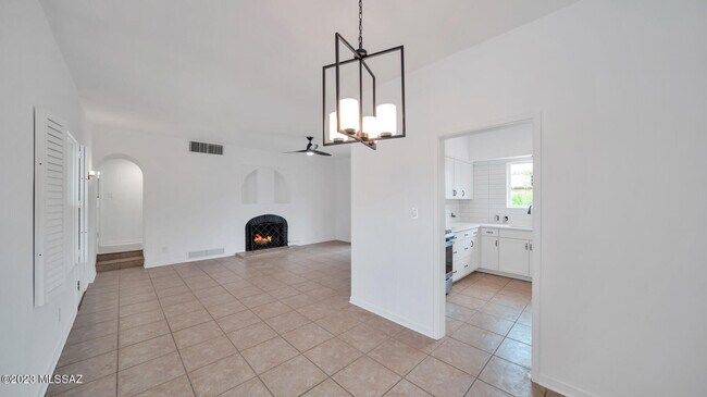 Photo - 1815 E Waverly St