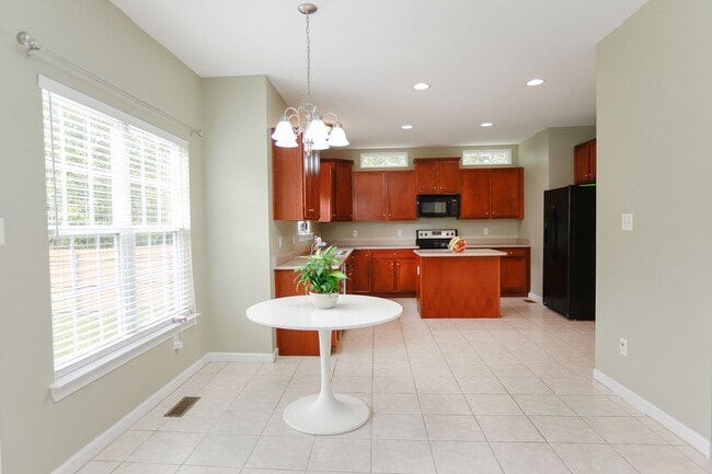 Photo - 2200 Elijah St