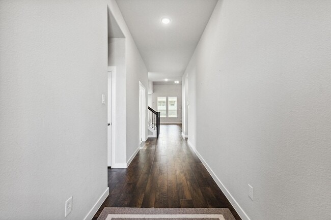 Photo - 1305 Swan Trl