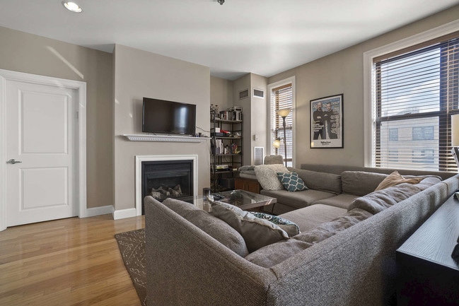 Photo - 1723 Washington St Unit 402