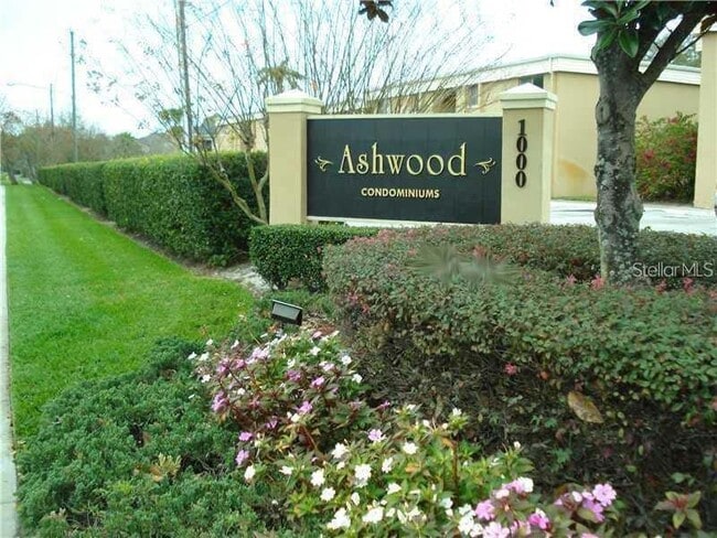 Building Photo - 1000 Lake of the Woods Blvd Unit F106