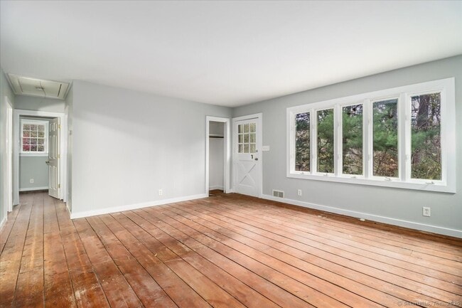 Photo - 381 Litchfield Rd