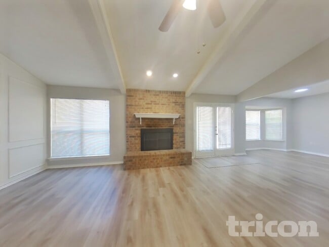 Photo - 934 Robinwood Dr