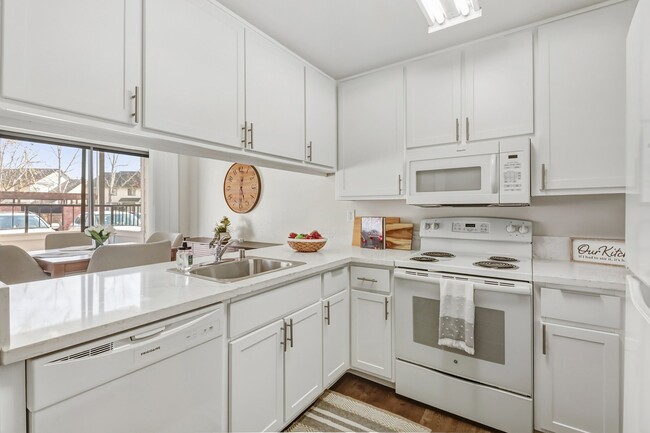Photo - 2323 Shasta Dr Unit 3x2