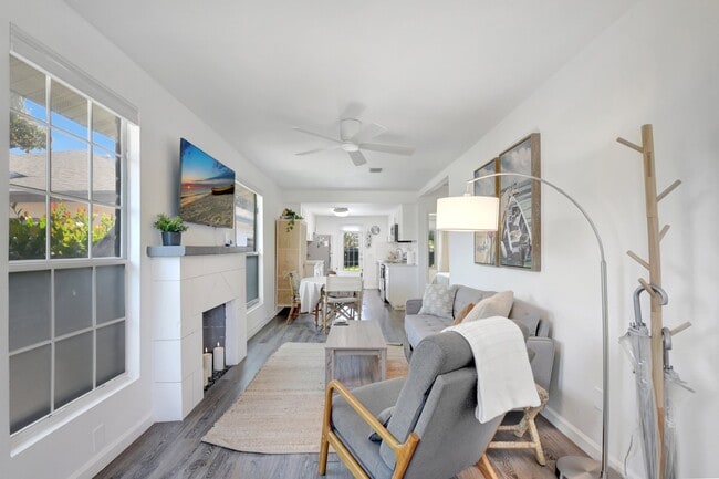 Photo - 422 N H St