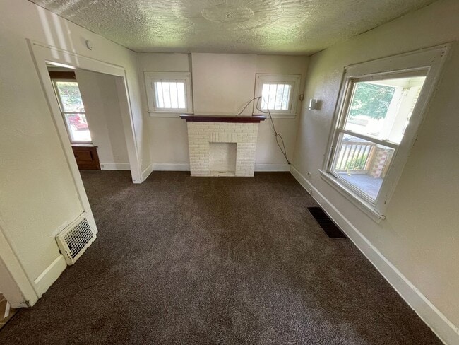 Photo - 804 Aberdeen St