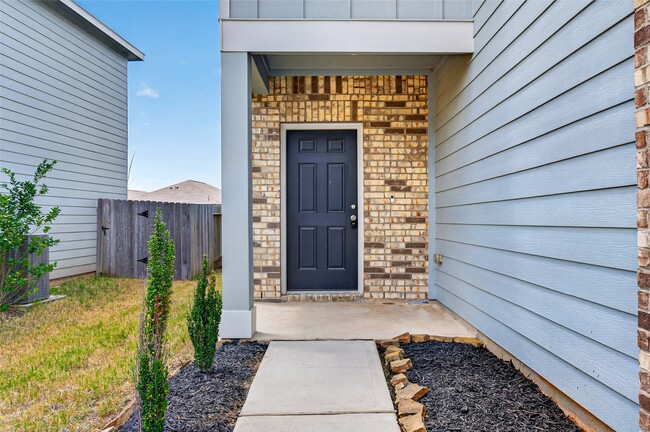 Photo - 654 Amesbury Rd