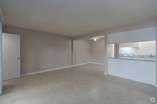 1 habitación, 1 baño - 635 pies cuadrados - Sala de estar - Villa Del Rio Apartments