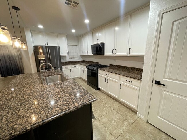 Photo - 3052 Bicentennial Pkwy